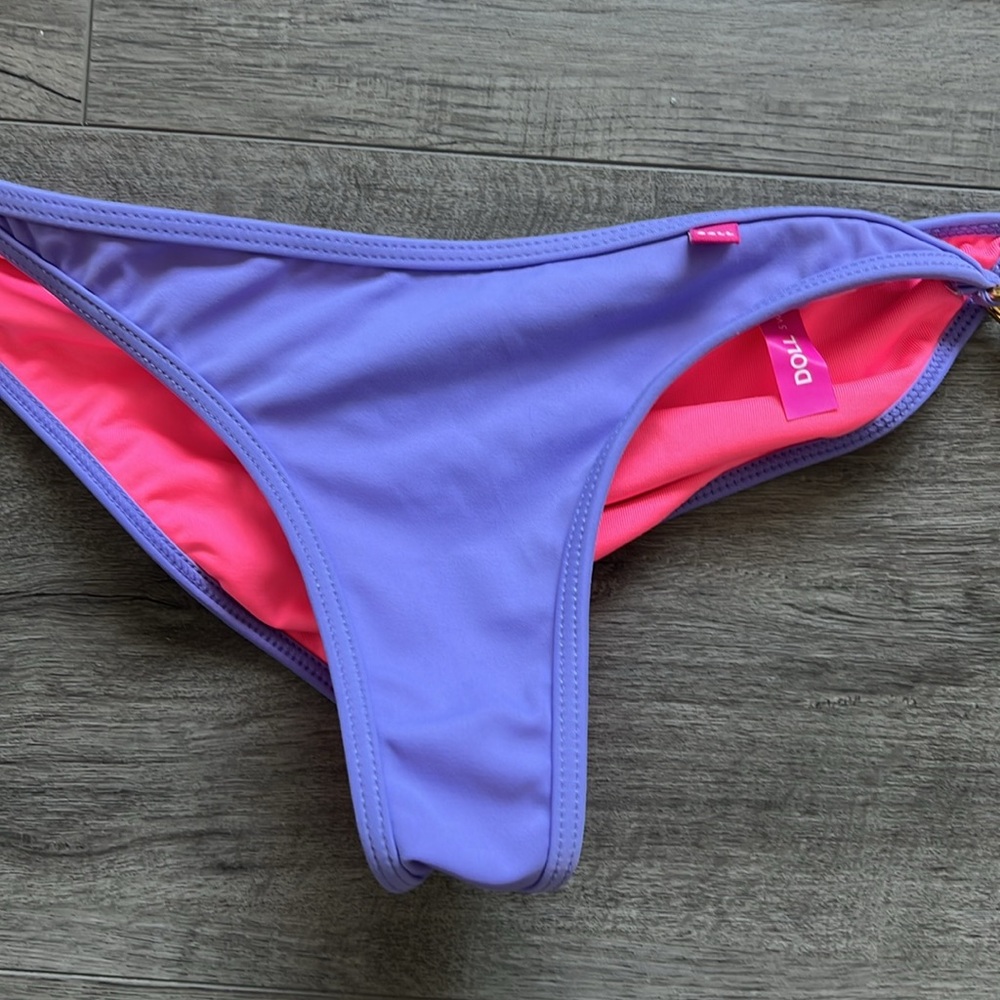 Bikinis - Picture 5 of 10